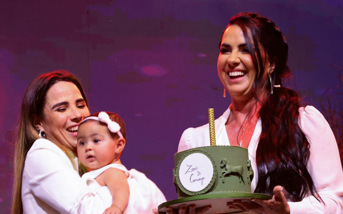 Wanessa Camargo, Clara e Graciele Lacerda surpreendem Zez&eacute; Di Camargo