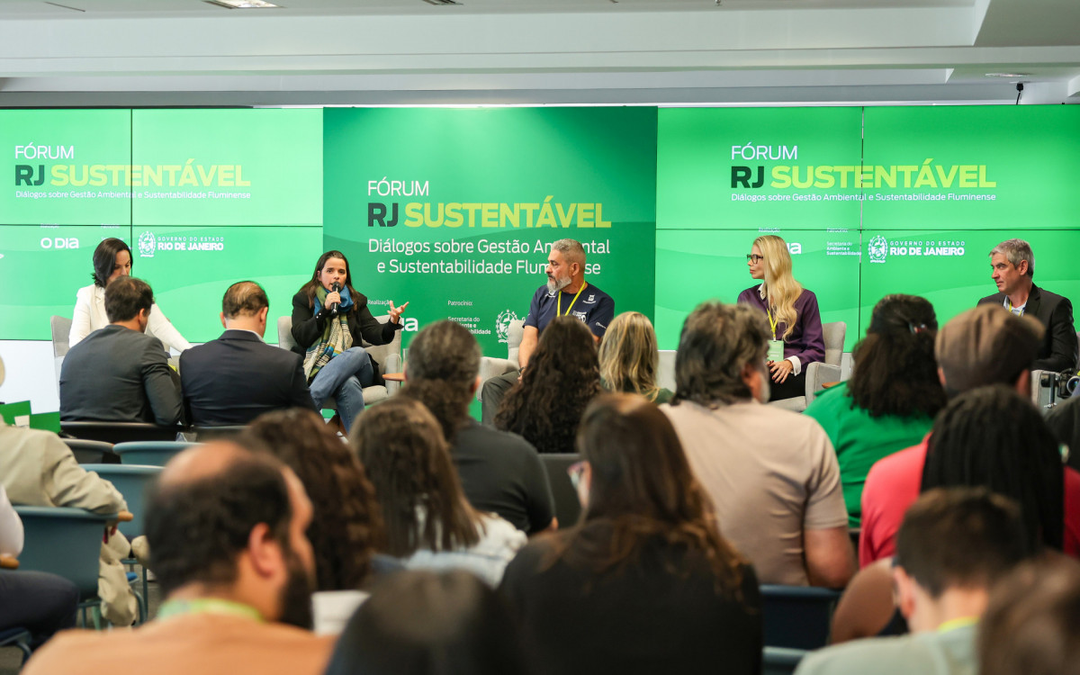 Primeiro painel do f&oacute;rum debateu os avan&ccedil;os e os desafios para revitalizar a Ba&iacute;a de Guanabara