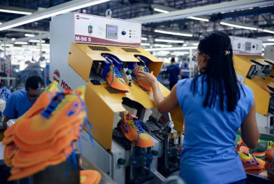 Produção industrial recua em 7 dos 15 locais pesquisados pelo IBGE