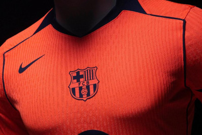Barcelona lança uniforme em homenagem a Era Guardiola e Messi
