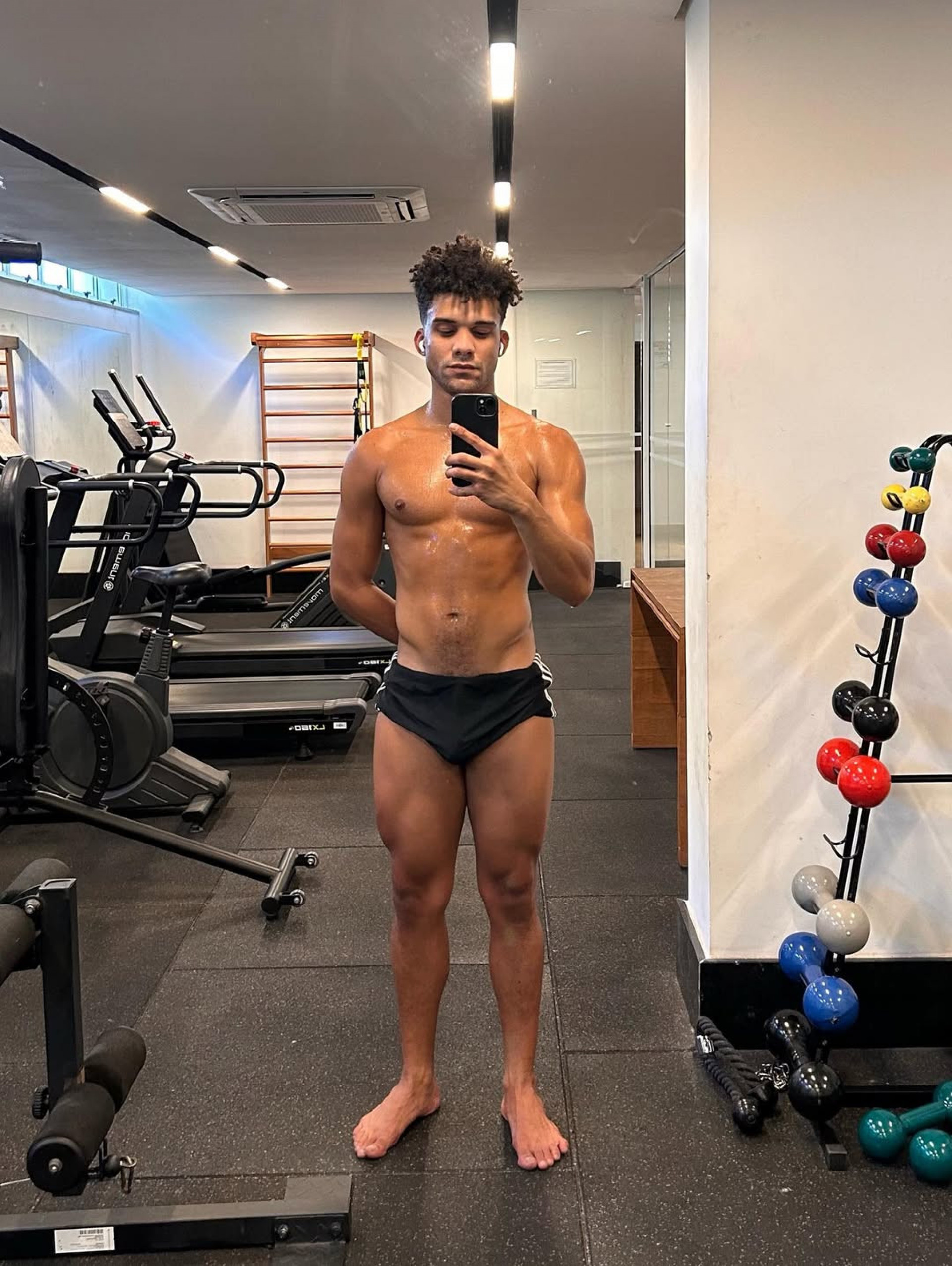 Lucas Leto recebe elogios ao exibir shape: 'Gato' - Reprodução / Instagram