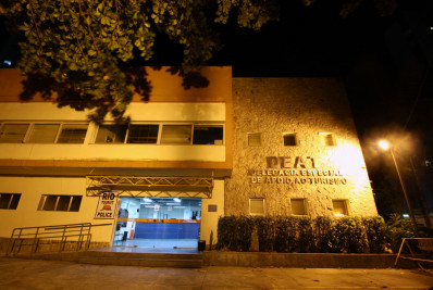 Homem é preso por cobrar R$ 2 mil de turista por uma caipirinha