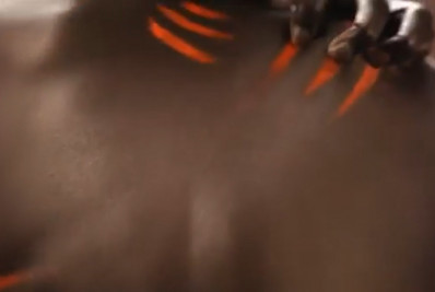 Reino Unido proíbe propaganda do sabonete Sanex por 'estereótipo racial'