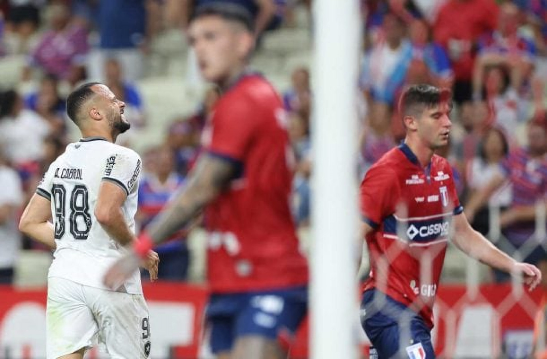 Botafogo ainda é o time de &#8216;duas caras&#8217;. Mas agora com sinal trocado