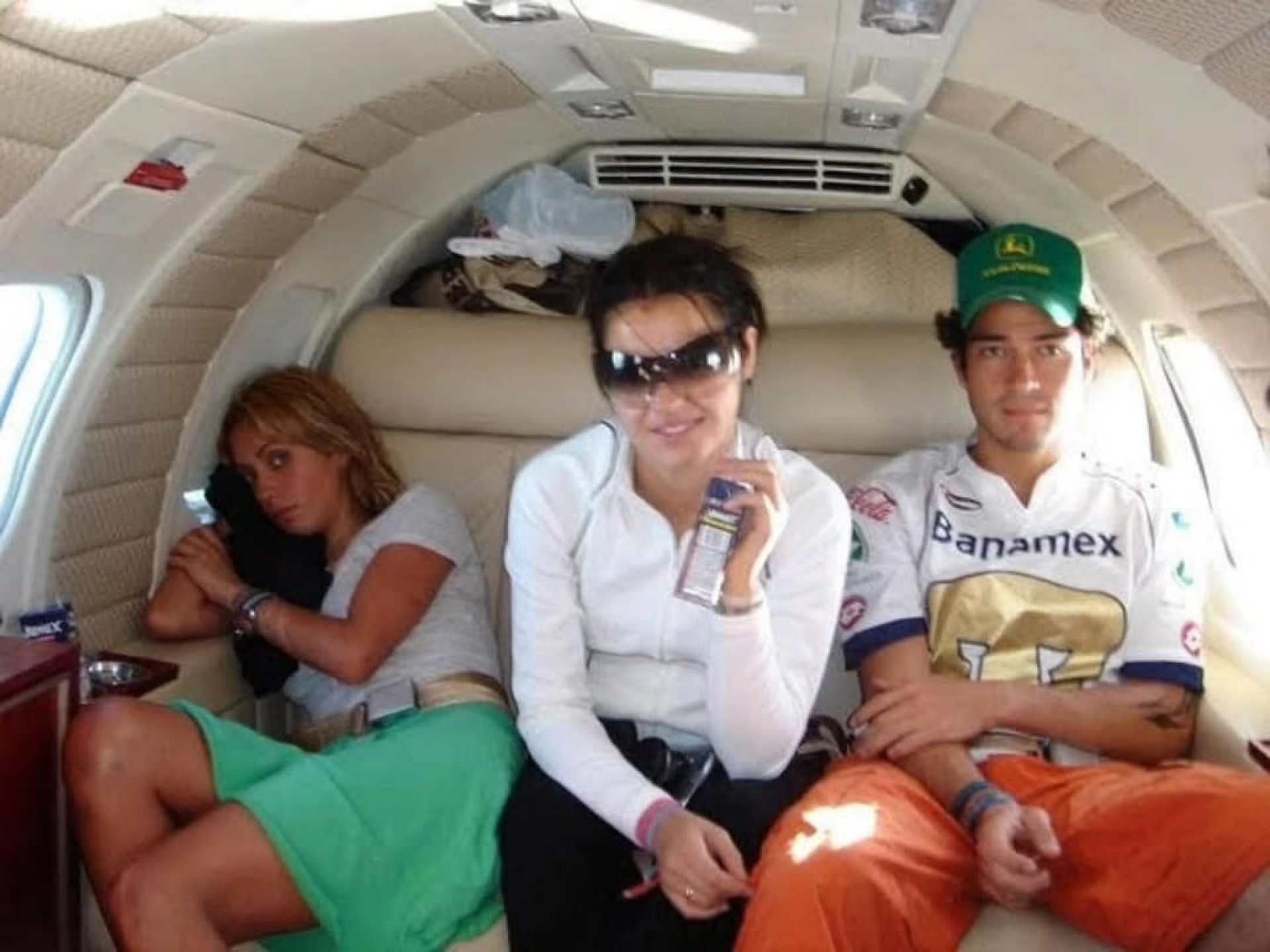 Alfonso Herrera resgata clique ao lado de Anahí e Maite Perroni - Reprodução / Instagram