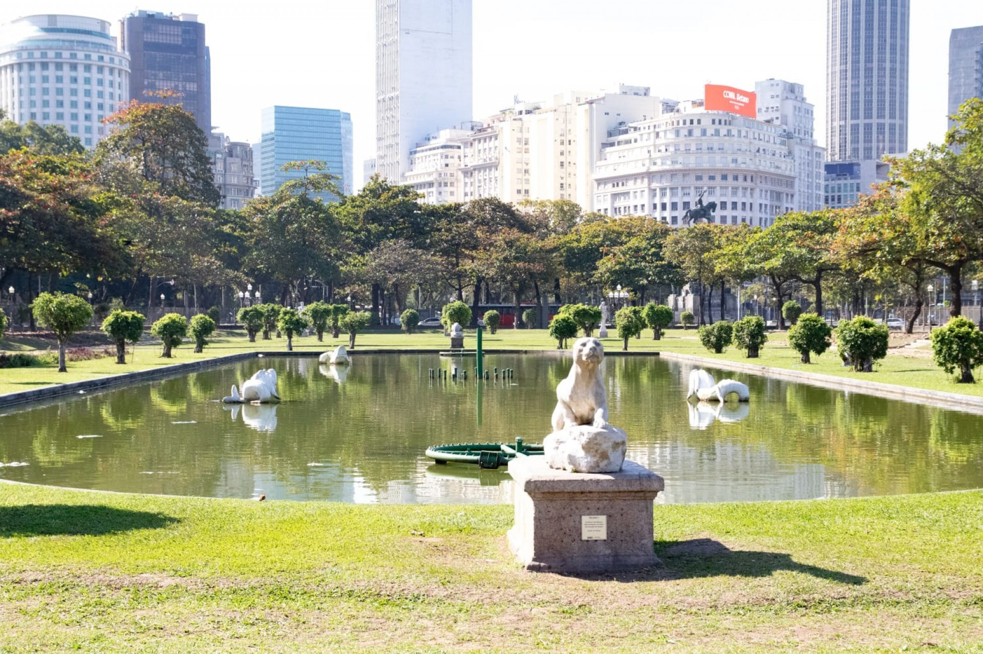 Tarde de veranico na Praça Paris, na Glória, Zona Sul do Rio - Érica Martin/Agência O Dia