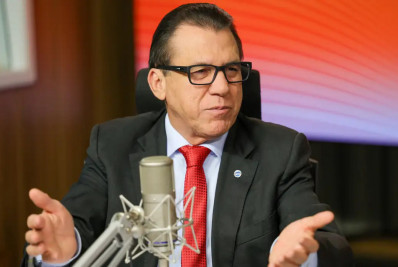 Ministro minimiza impacto do tarifaço no mercado de trabalho