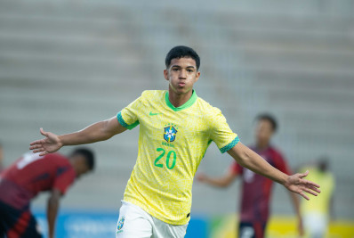 Com gol de joia do Vasco, Seleção Sub-17 goleia Costa Rica em amistoso