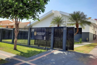 Mulher é presa por permitir que a irmã, menor de 14 anos, se relacionasse com adulto