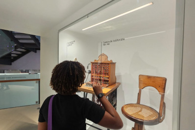 Arte e tecnologia transformam dia na Casa Comunitária de Caxias