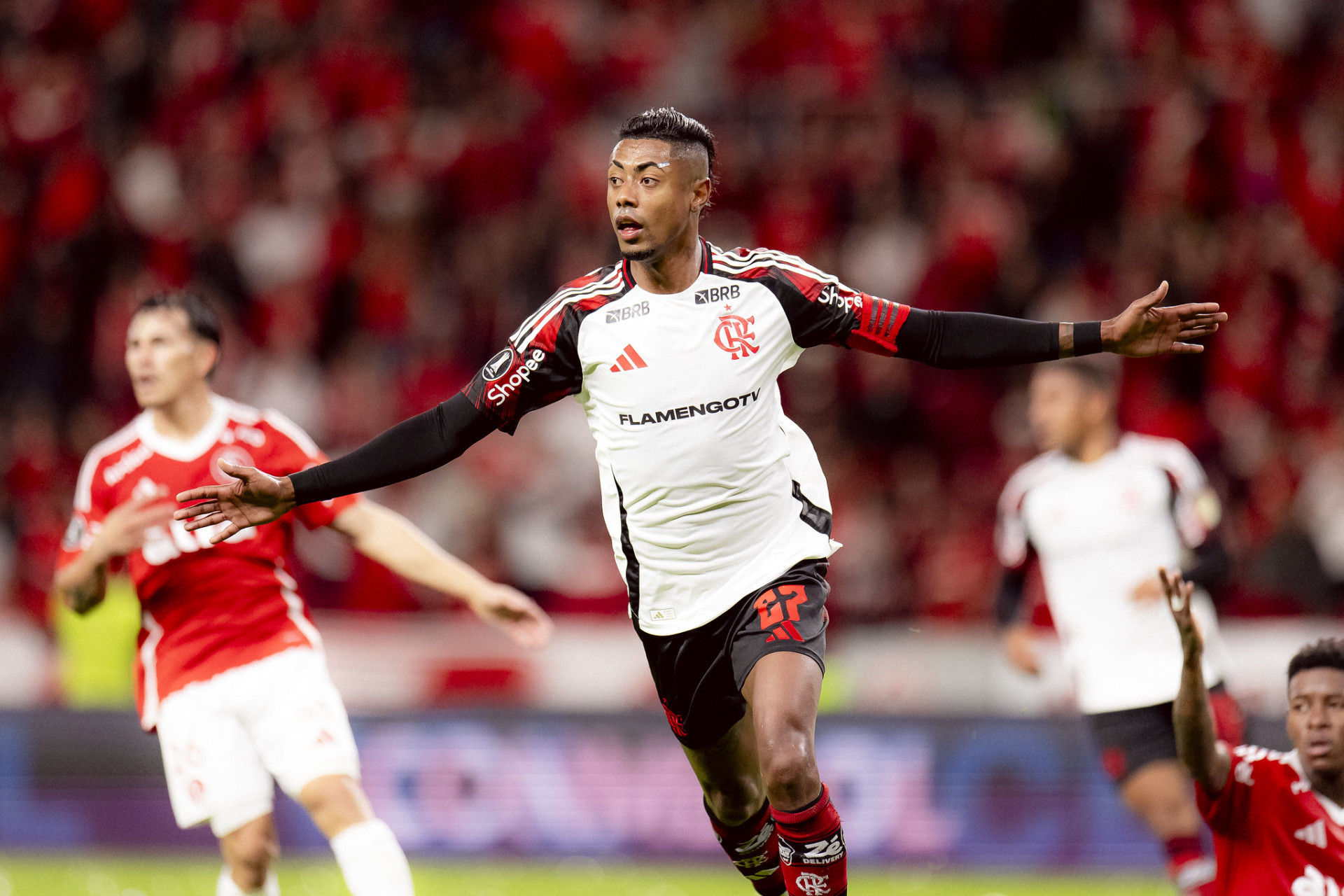 Os dois gols de Bruno Henrique contra o Internacional no Beira-Rio foram anulados - Adriano Fontes/Flamengo