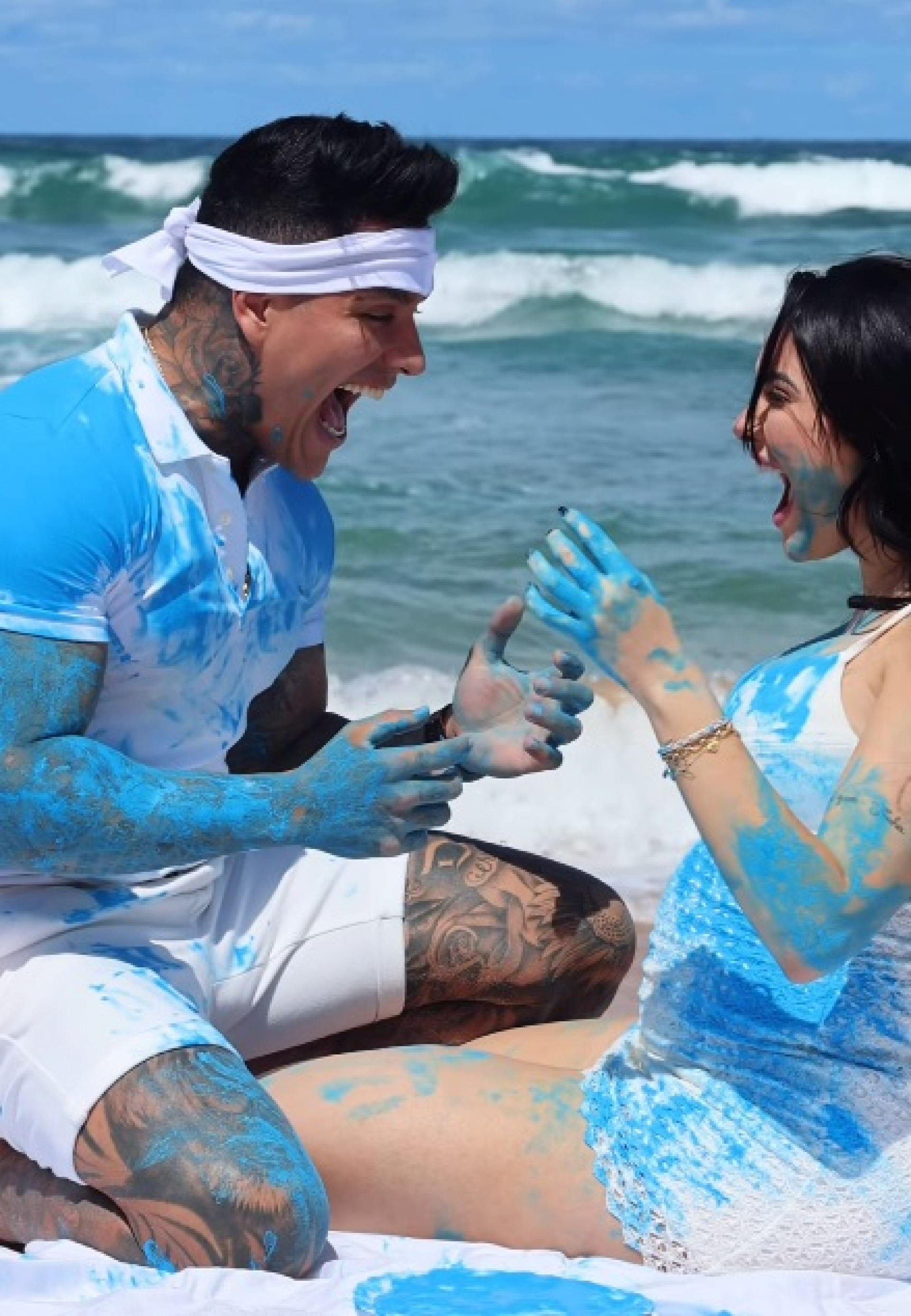 Emily Garcia e Victor Igoh revelam sexo do bebê - Reprodução de vídeo