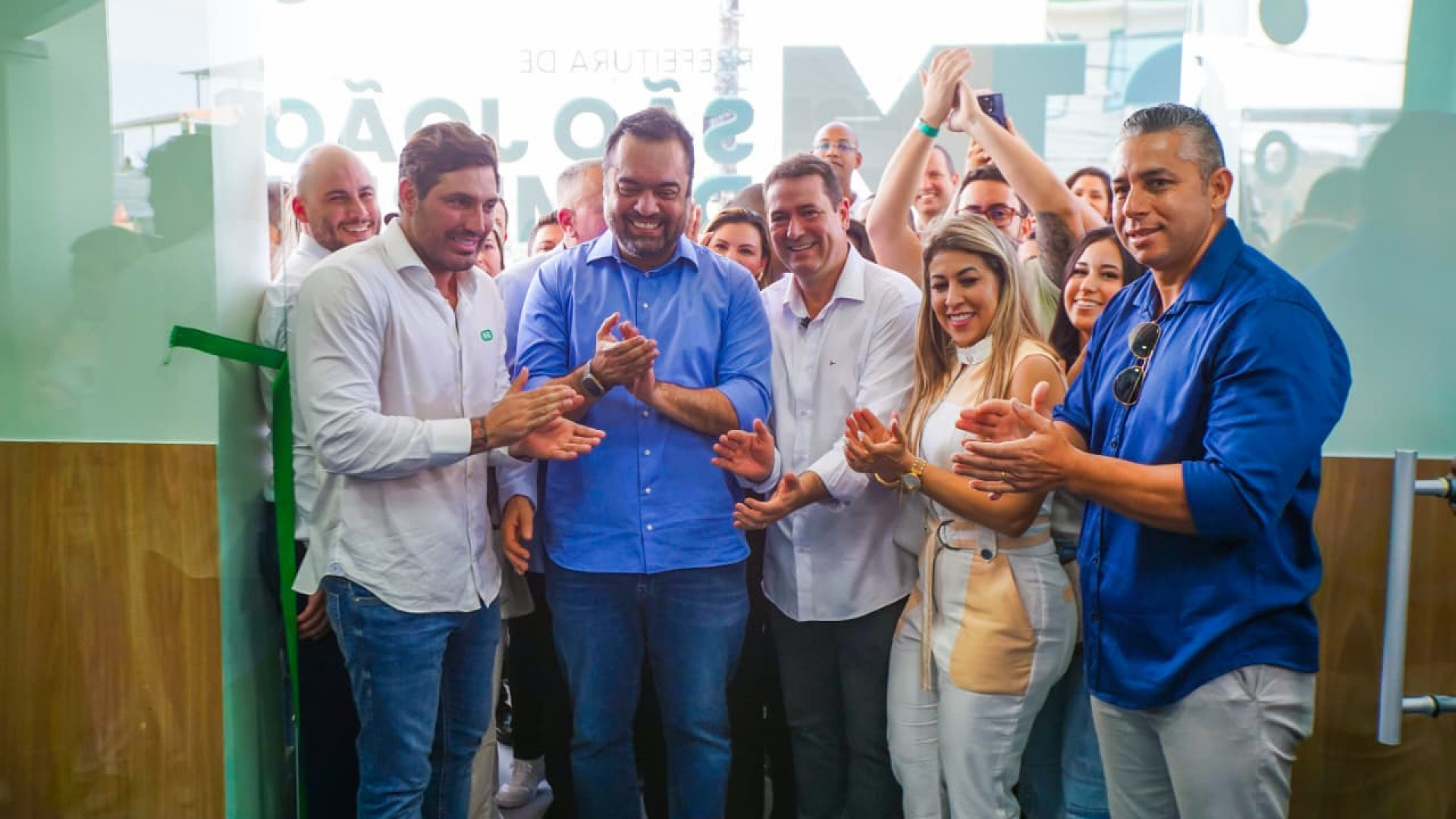  Deputado federal Luciano Vieira, governador Cl&aacute;udio Castro e o prefeito L&eacute;o Vieira na cerim&ocirc;nia de inaugura&ccedil;&atilde;o - Gilberto Rocha/ PMSJM