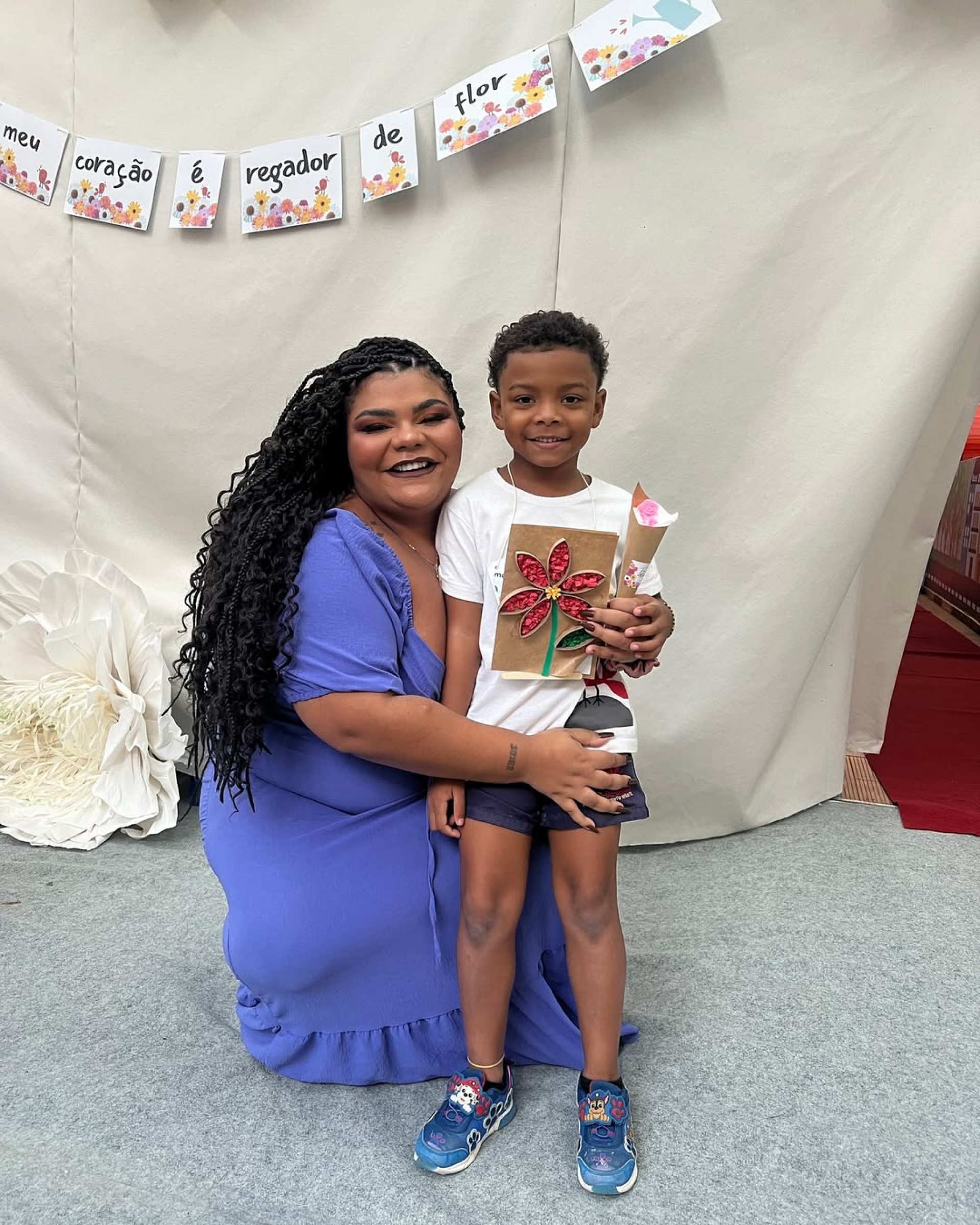 Flora Cruz vai morar apenas com o filho, Ridan, de 6 anos - Reprodução/Instagram