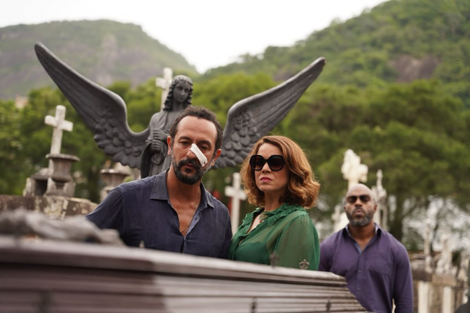 Valério (Irandhir Santos) e Regina (Leandra Leal) - Reprodução / Instagram