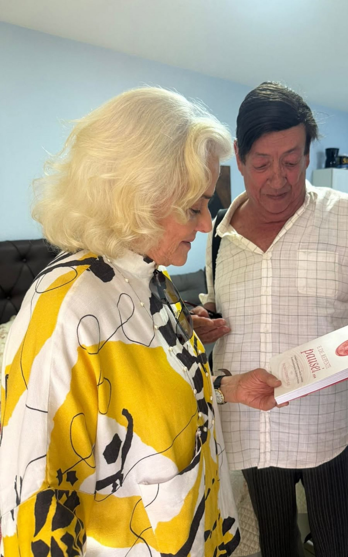 Marieta Severo reencontra Marcos Oliveira durante visita ao Retiro dos Artistas
 - Reprodução / Instagram