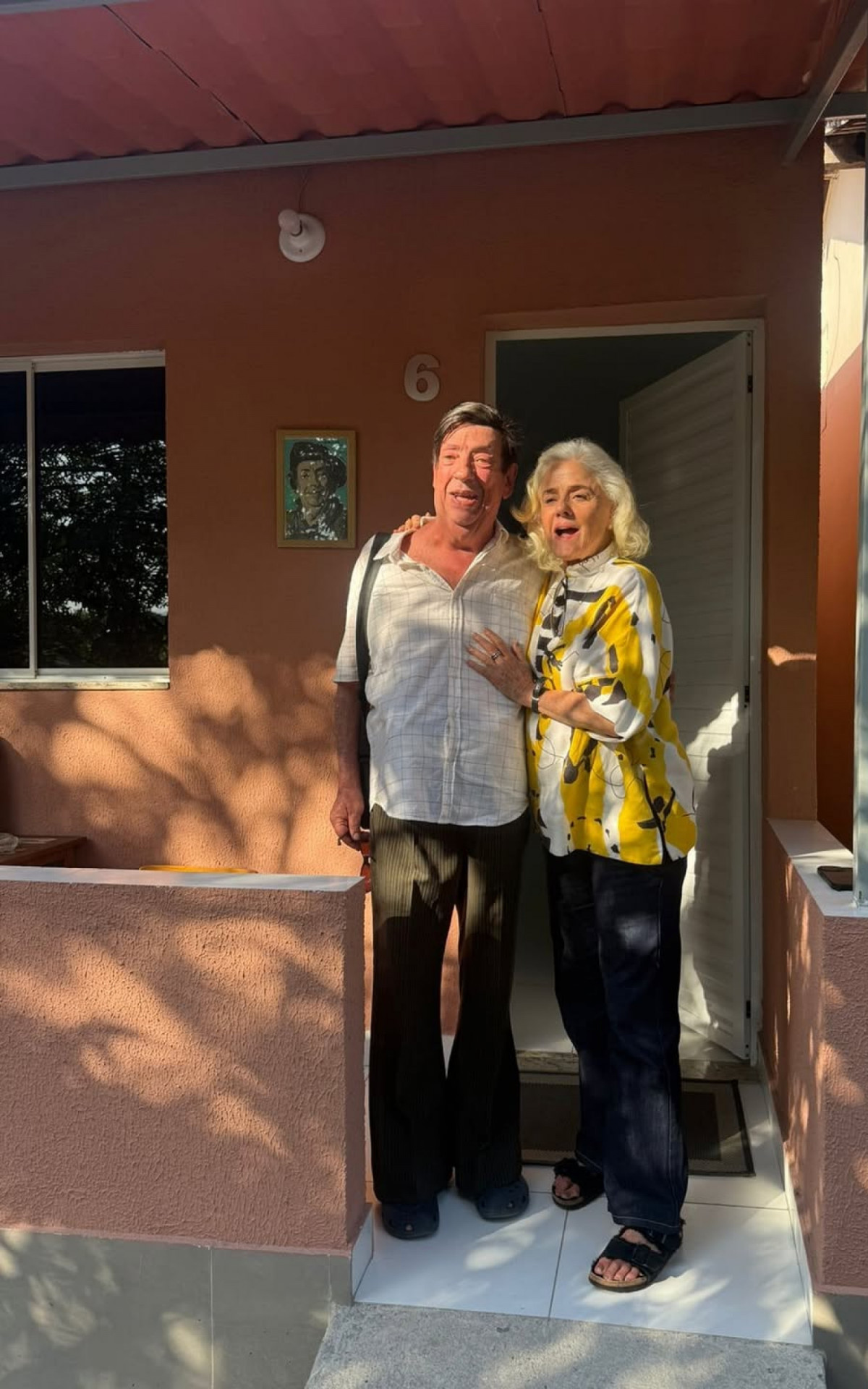 Marieta Severo reencontra Marcos Oliveira durante visita ao Retiro dos Artistas
 - Reprodução / Instagram