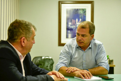Prefeito em exercício participa de reuniões internas para avaliar as demandas