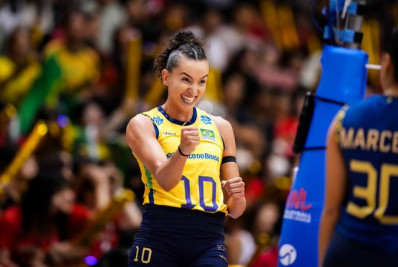 Brasil bate a Grécia e estreia com vitória no Mundial de vôlei feminino
