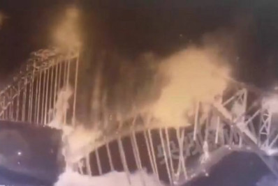 Vídeo: Ponte desaba e deixa dez mortos e quatro desaparecidos na China