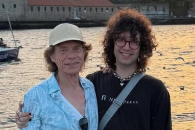 Filho de Luciana Gimenez mostra viagem com o pai Mick Jagger