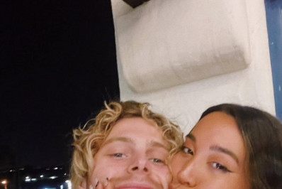 Luke Hemmings, do 5 Seconds of Summer, anuncia nascimento da primeira filha