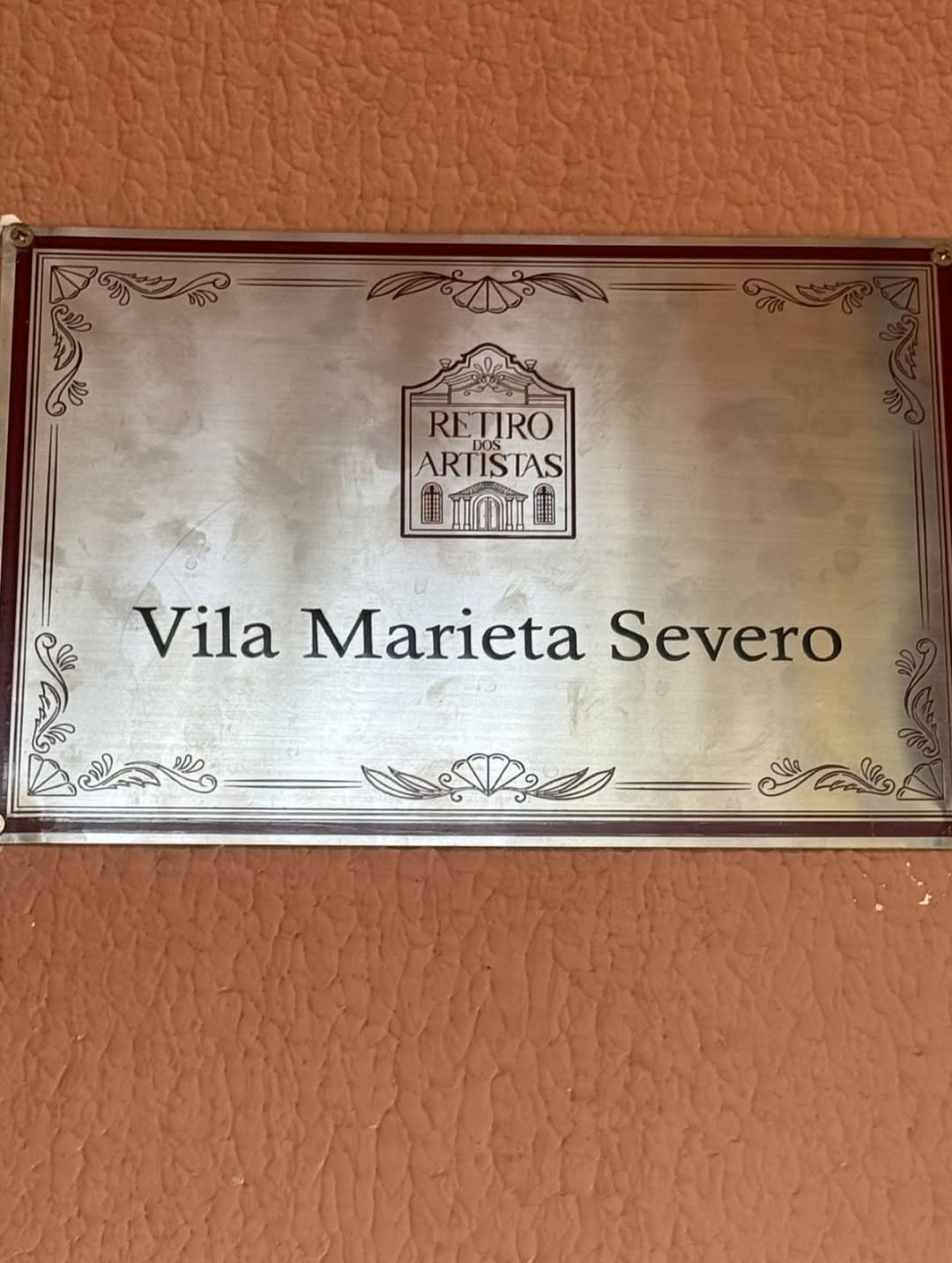 Marieta Severo visita Retiro dos Artistas - Reprodução / Instagram