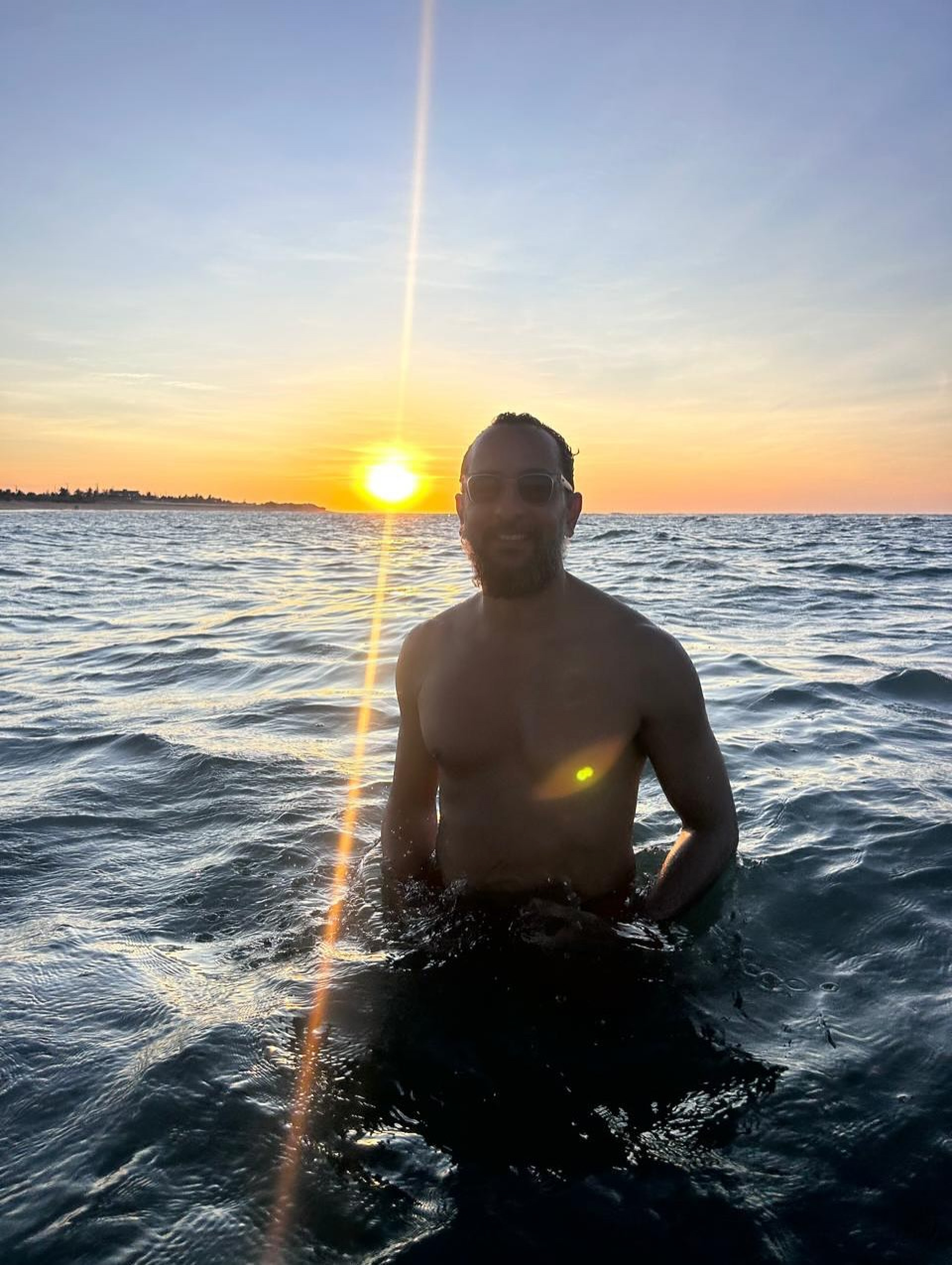 Irandhir Santos em foto compartilhada pelo marido, Roberto Efrem Filho
 - Reprodução/Instagram 