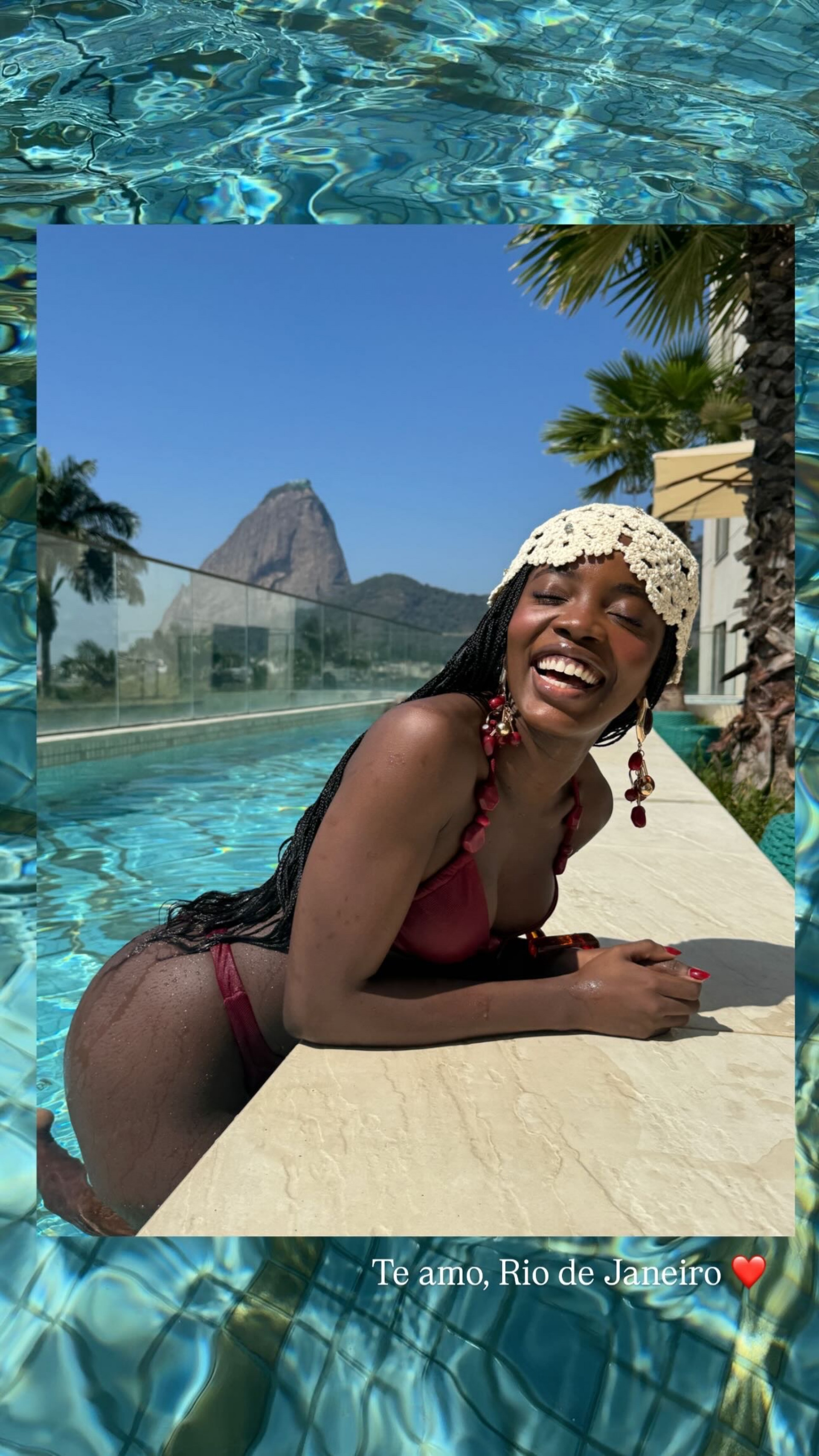 Clara Moneke mostrou as curvas em banho de piscina  - Reprodução/Instagram 