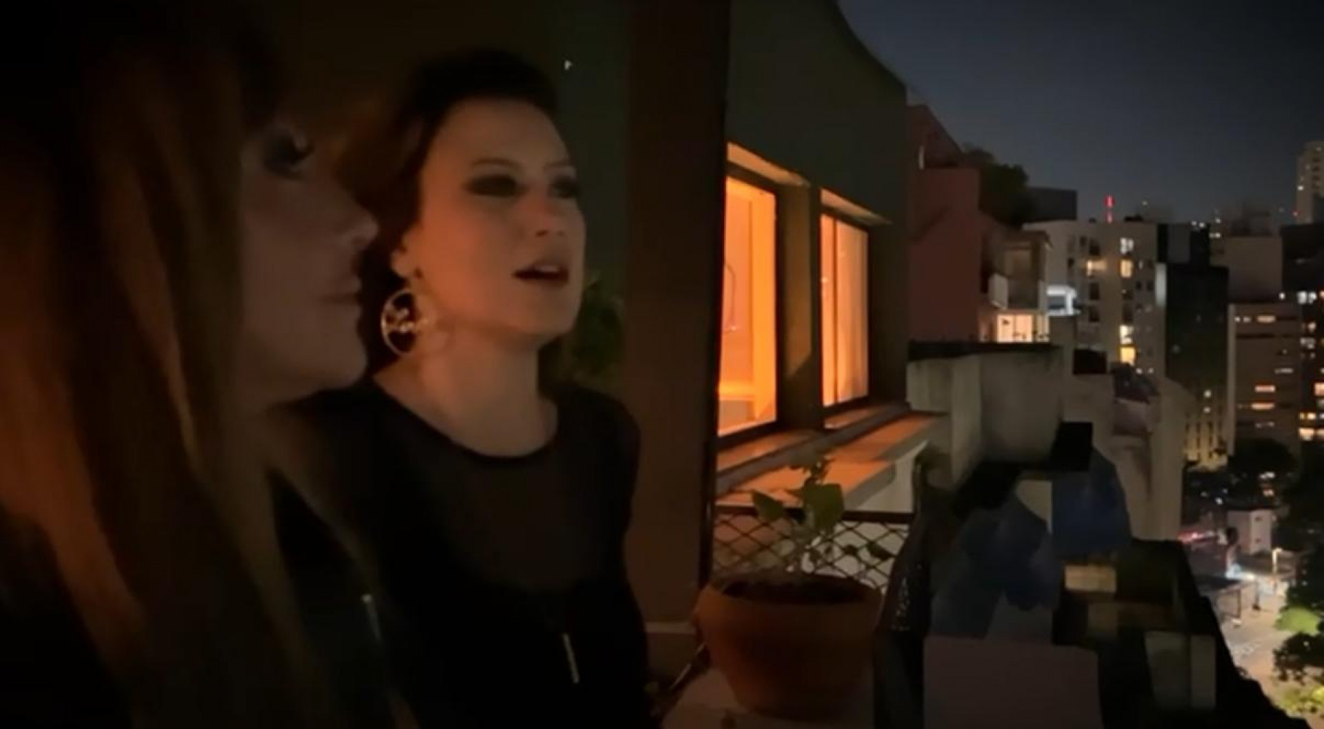 Vivi Fernandez divide cena com Angélica Morango em nova produção erótica - Divulgação