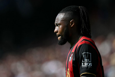 Atacante cobra rigor após sofrer insultos racistas na Premier League: 'Pessoas escapam impunes'