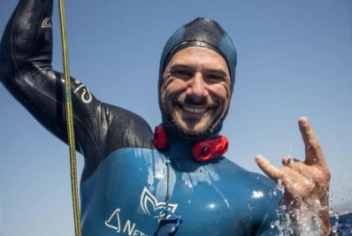 Mergulhador croata fica 29 minutos sem respirar debaixo d'água e quebra recorde mundial