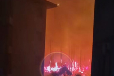 Fogo em vegetação se propaga com vento forte e atinge condomínio do Sahy em  Mangaratiba