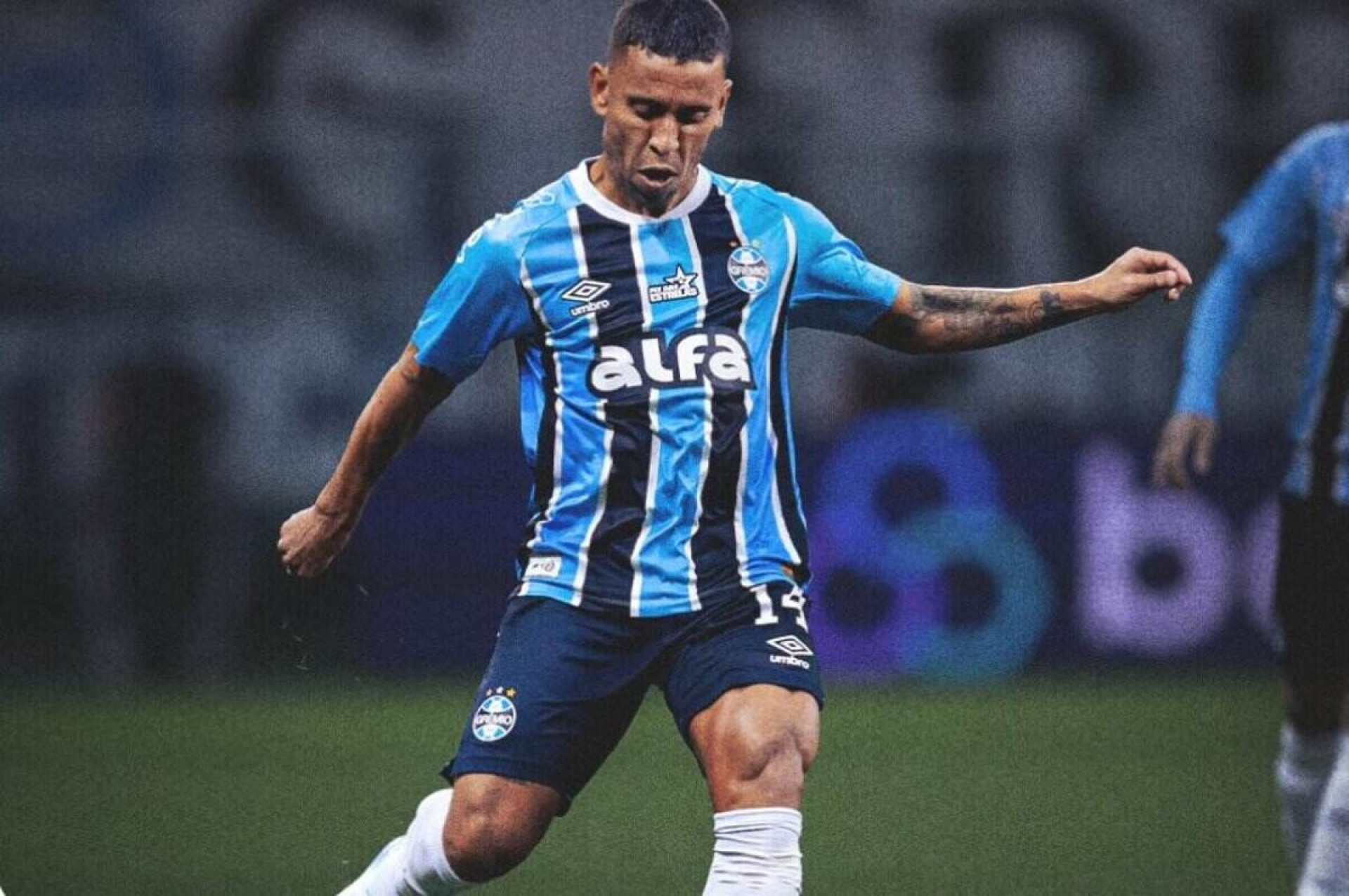Marcos Rocha avalia como positiva estreia pelo Grêmio no empate com Ceará