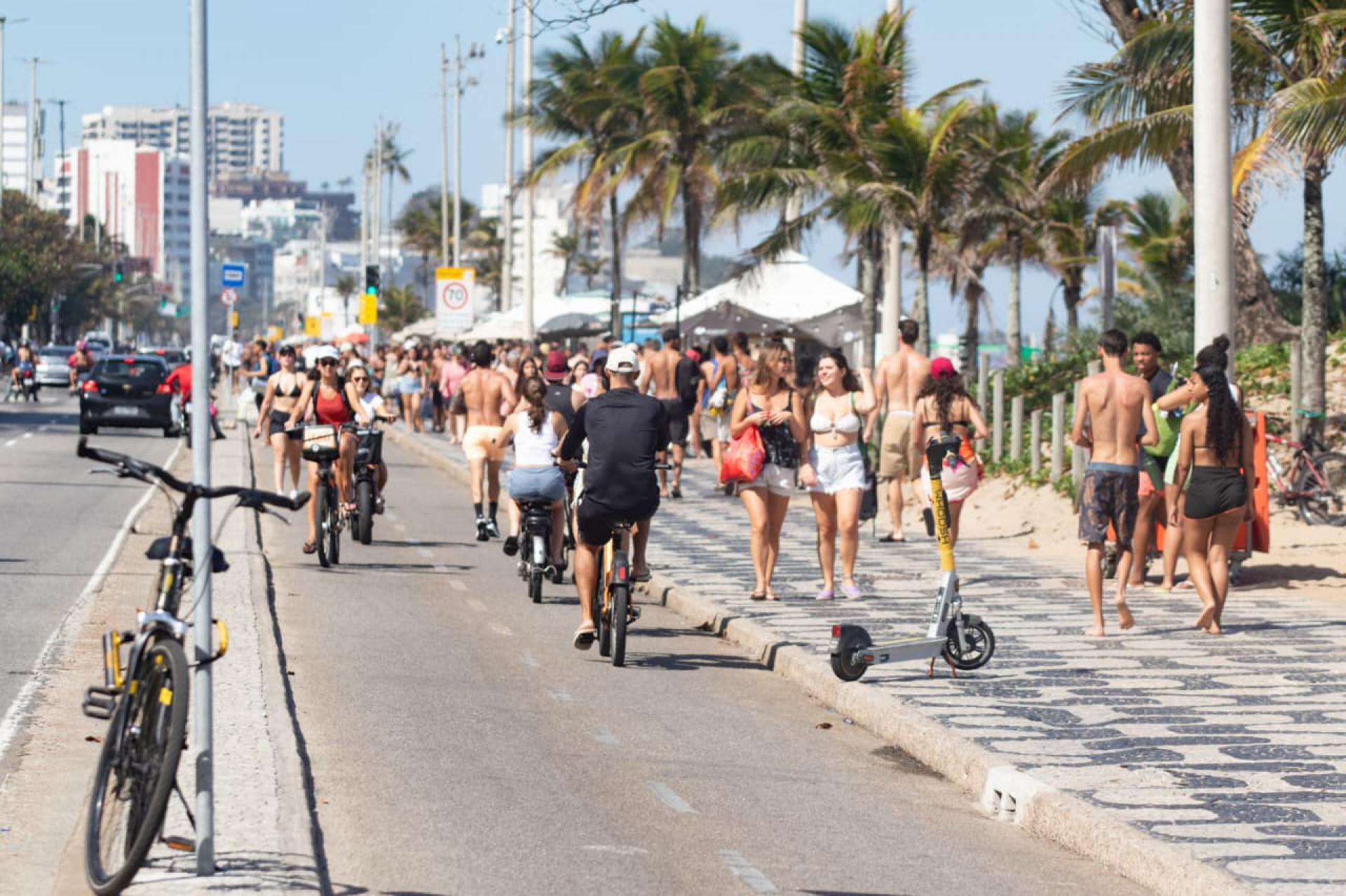 Cariocas aproveitam verânico na Praia de Ipanema - Érica Martins/Agência O DIA