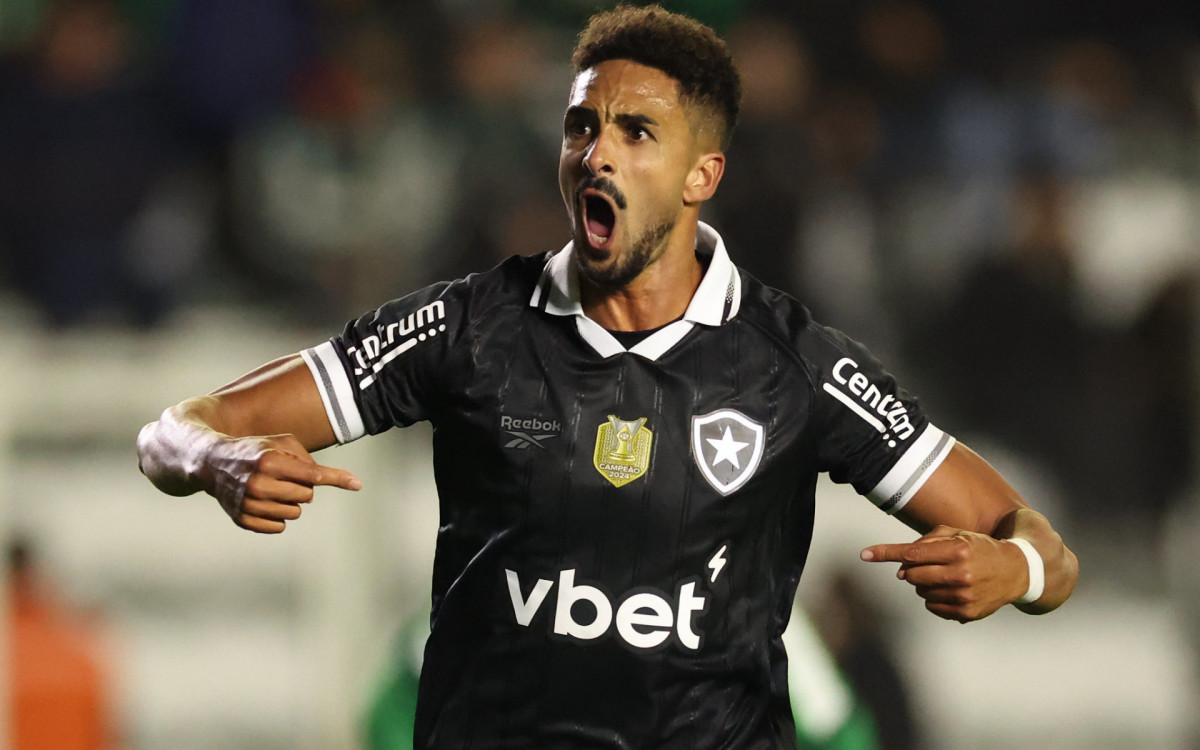 Chris Ramos marcou duas vezes na estreia pelo Botafogo