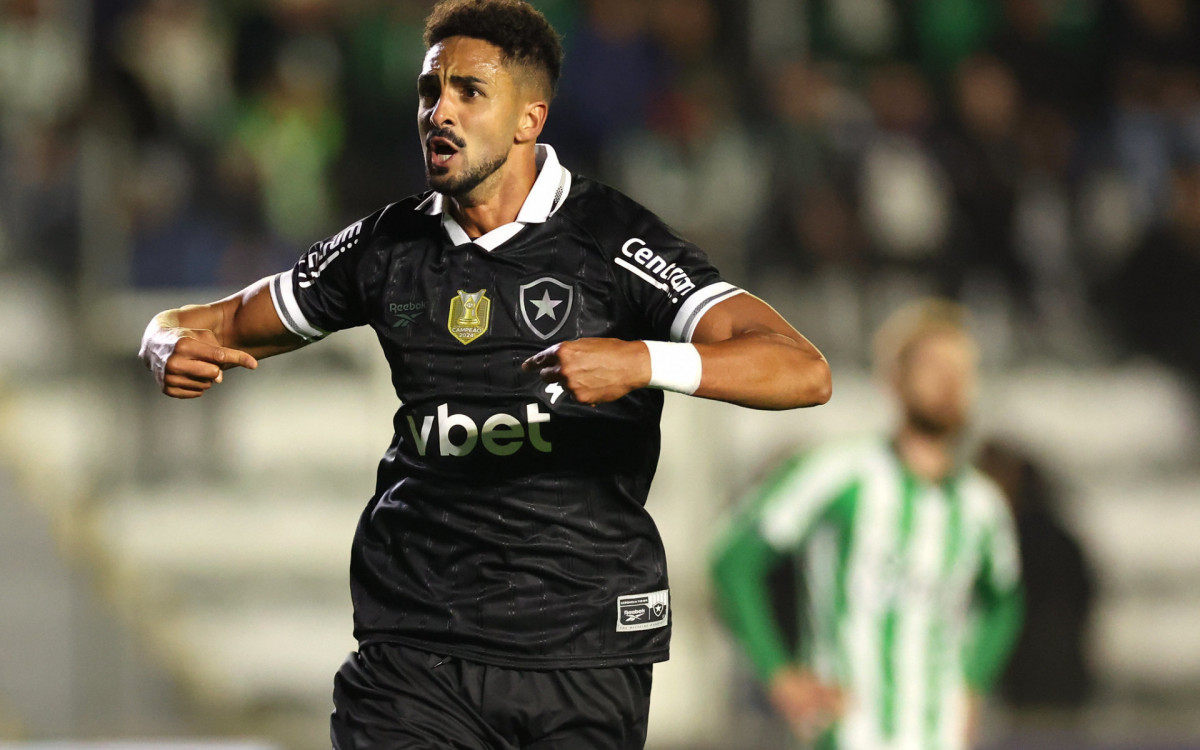 Chris Ramos marcou duas vezes na estreia pelo Botafogo