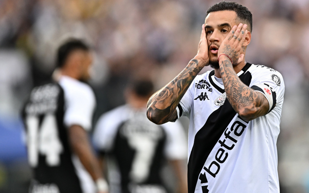 RIO DE JANEIRO (RJ), 24/08/2025 - VASCO-CORINTHIANS - Philippe Coutinho. Partida entre Vasco e Corinthians, válida pela vigesima primeira rodada do Campeonato Brasileiro 2025, realizada no Estádio de São Januario, neste domingo (24).