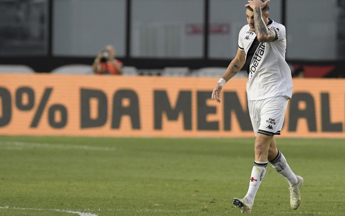 Rio de Janeiro (RJ), 24/08/2025 - VASCO X CORINTHIANS - O jogador Vegetti do Vasco comemora gol durante partida entre Vasco x Corinthians válida pelo Campeonato Brasileiro 2025 - Série A. Realizada no estádio São Januário, Rio de Janeiro, RJ, neste Domingo (24).
