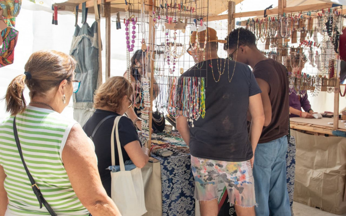 Domingo de sol atraiu grande movimentação na Feira da Glória - Érica Martins/Agência O DIA