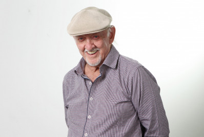 Em homenagem a ícone do cartum brasileiro, trecho da Rua da Carioca ganha novo nome: Baixo Jaguar