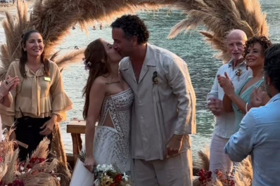 Marco Luque se casa com Jéssica Correia em Fernando de Noronha; veja como foi