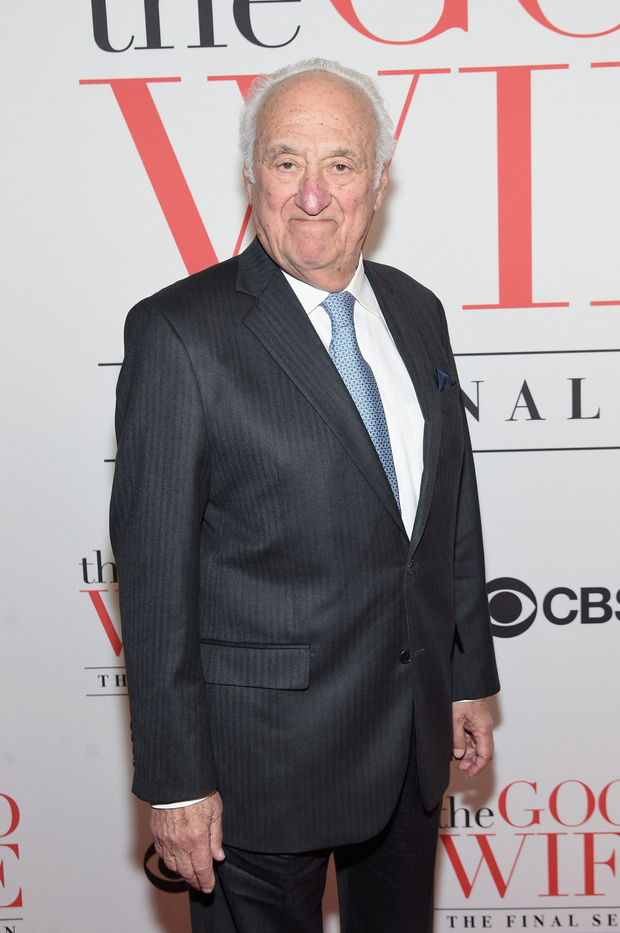 Jerry Adler começou no mundo das artes nos bastidores do teatro - AFP