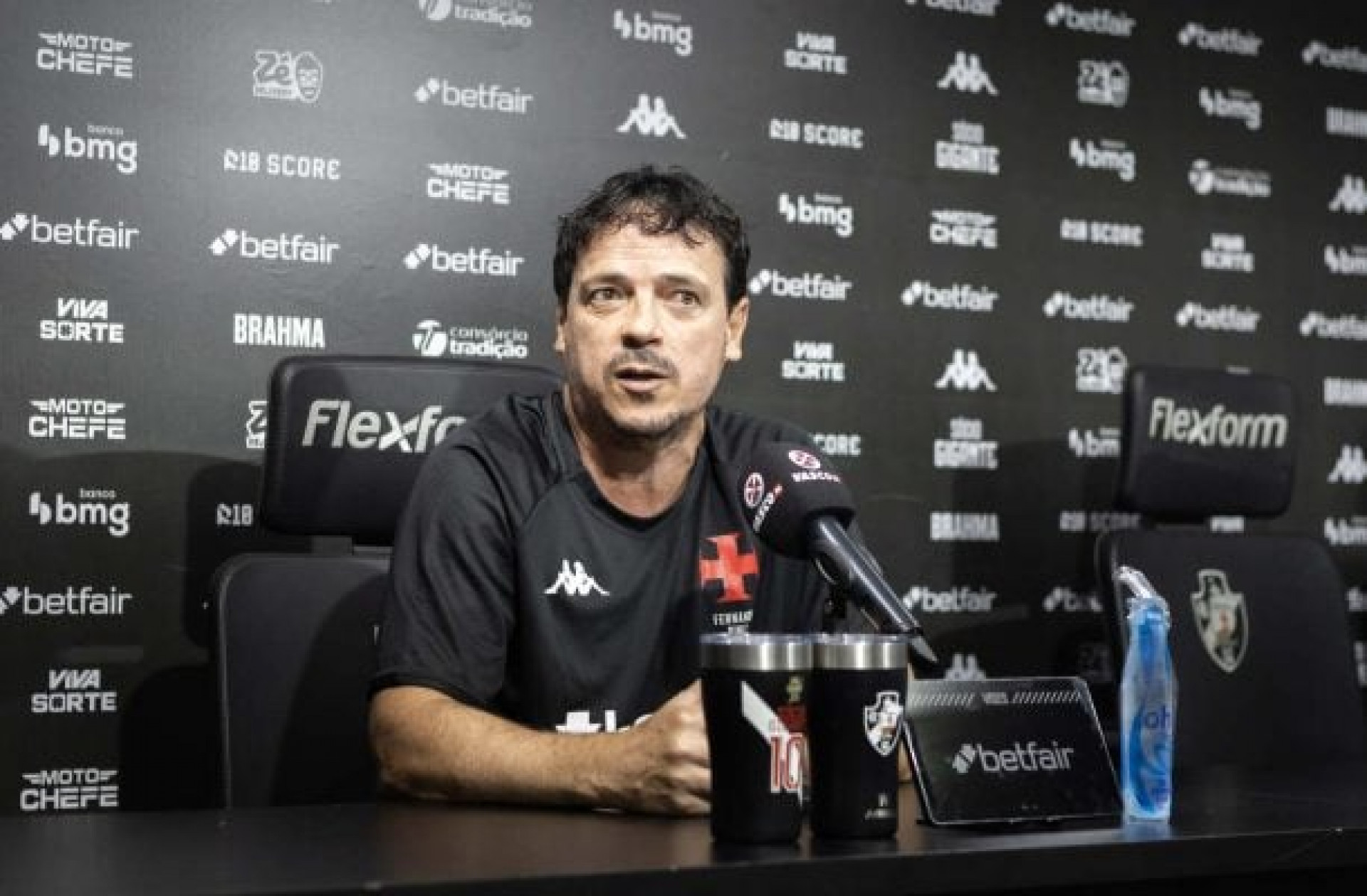 Diniz analisa desempenho do Vasco em novo rev&eacute;s: ‘N&atilde;o vou fugir da responsabilidade do jogo’