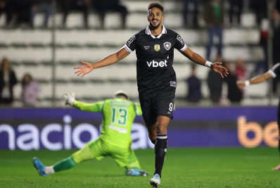 Jornal espanhol destaca estreia de Chris Ramos pelo Botafogo: 'Salvador'