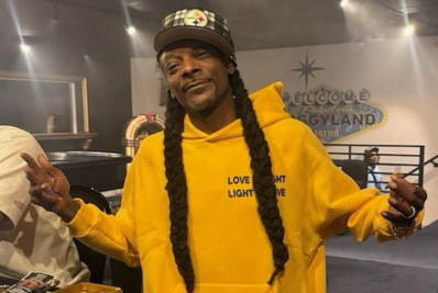 Snoop Dogg reclama de casal lésbico em filme infantil: 'Medo'
