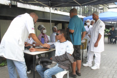 Idosos recebem orientações de saúde e assistência no Restaurante do Povo