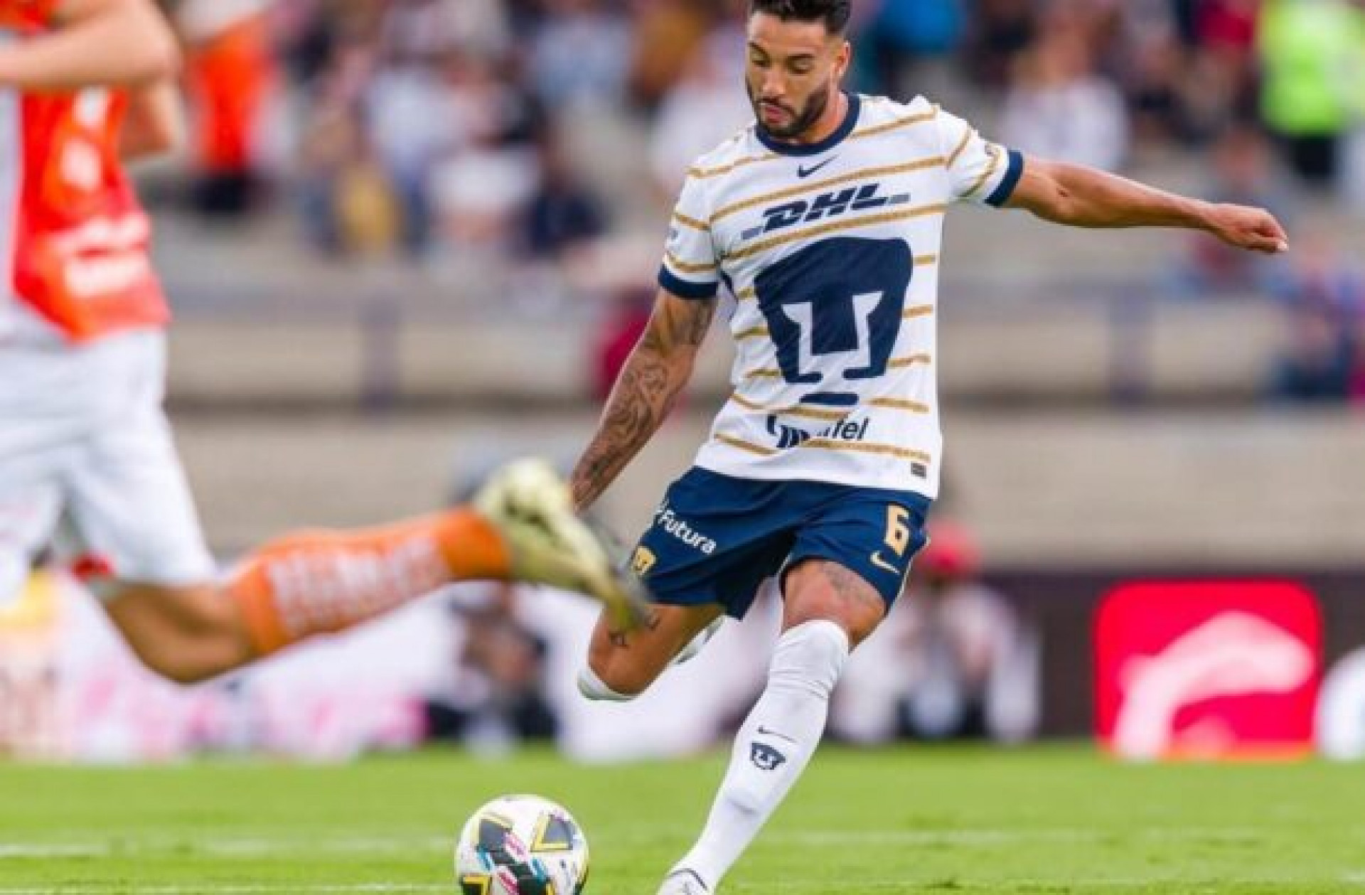 Vasco faz proposta de R$ 27 milhões pelo zagueiro Nathan Silva, do Pumas