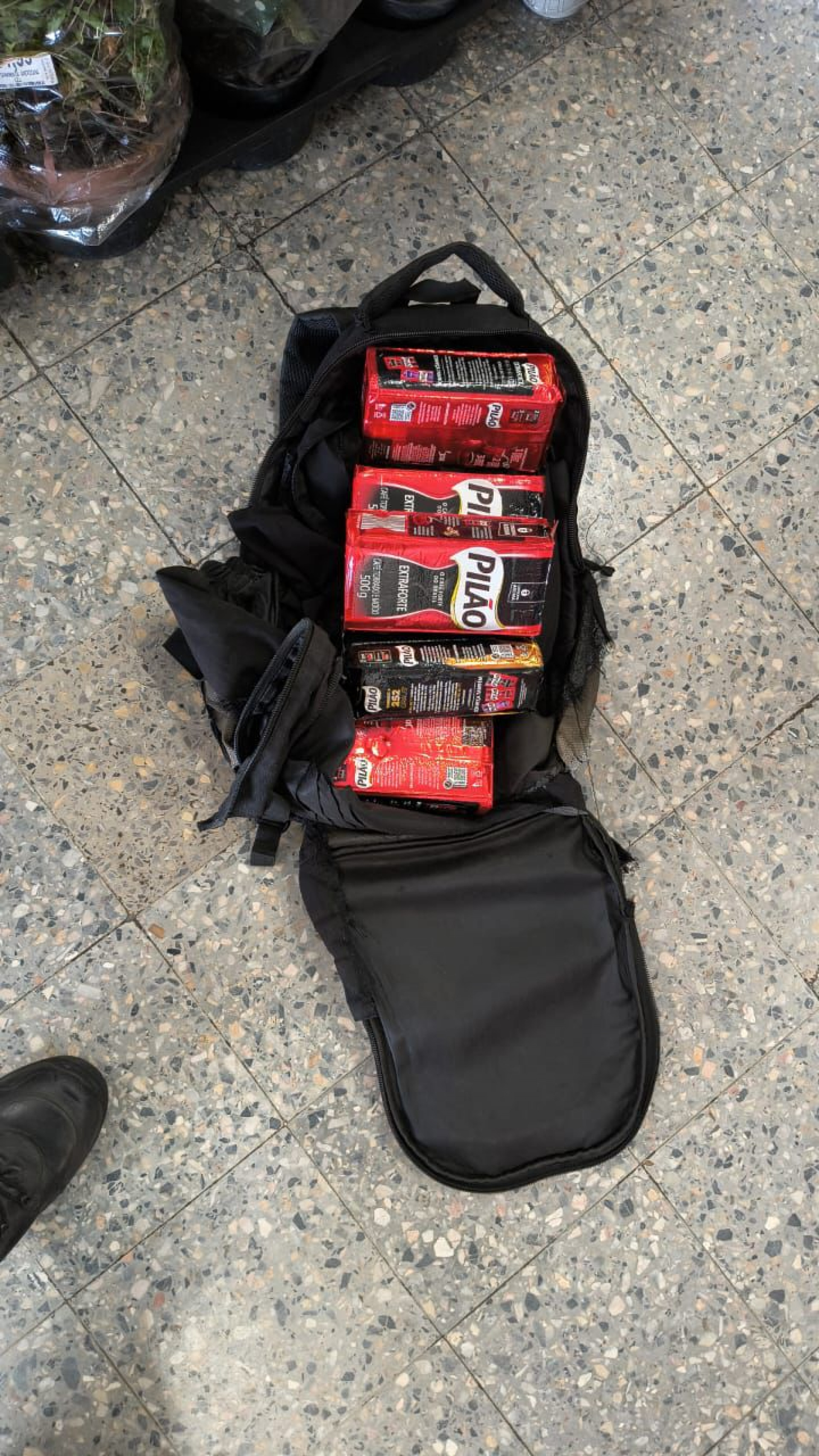 Cafés são furtados  - Divulgação/PM