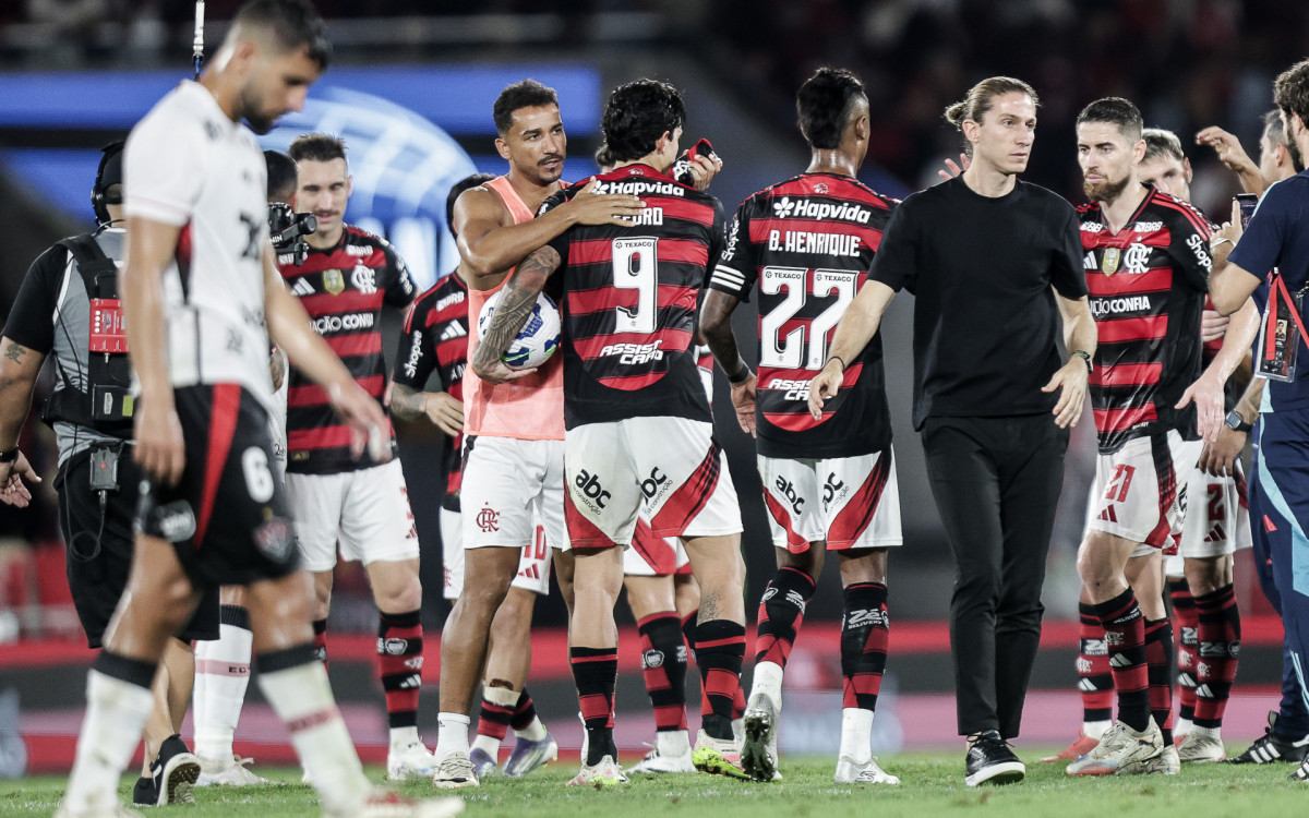 Sob o comando de Filipe Luís, o Flamengo soma 46 pontos e é o líder isolado no Brasileiro